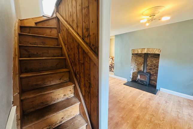 2, Greyhound Lane, Llantrisant photo 2