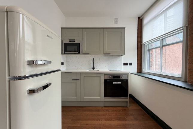 210, All Six House, Manchester photo 2