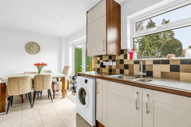 48, Middlefield, Welwyn Garden City photo 4