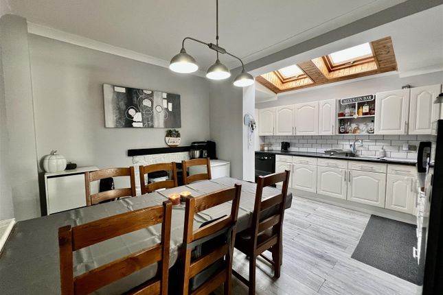 4, Mill Terrace, Ammanford photo 3