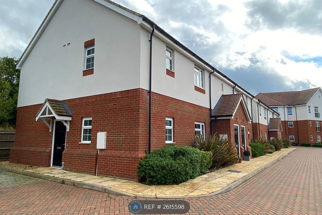 Approx 640 Sq Ft