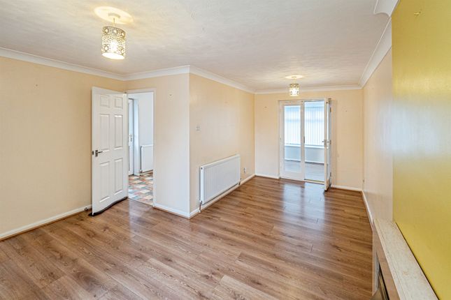 8, Swainby Close, Hull photo 3