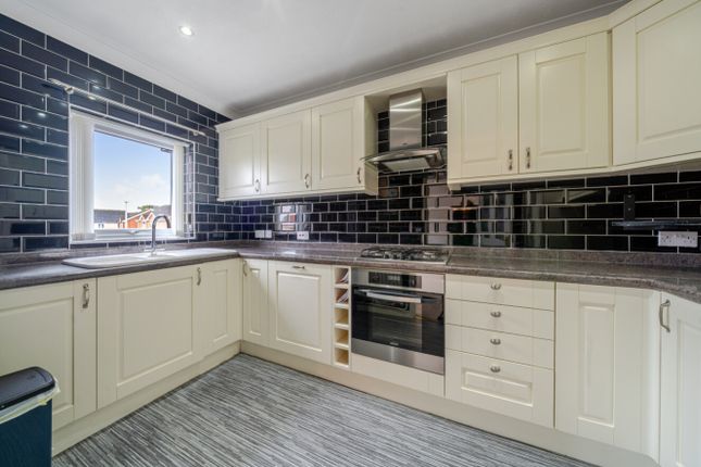 12, Briar Lane, Grimsby photo 2