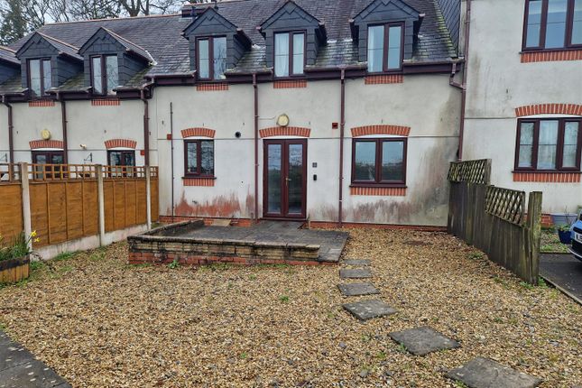 2-bed flat on 5, Prouts Mews, Launceston, £630/mo