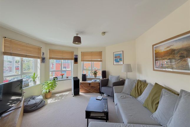 Flat 5, Wallwin Place, Warwick photo 5