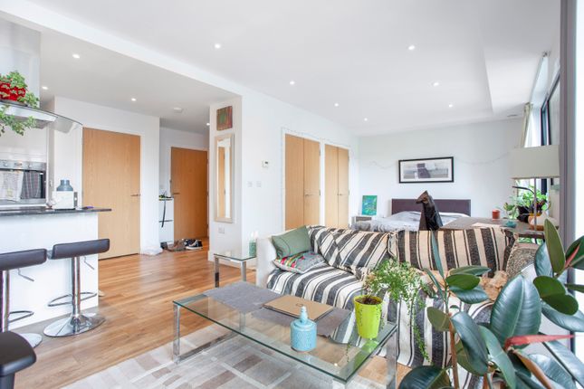 98,, George View House, London photo 2