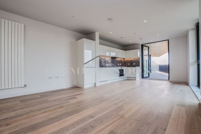 2 Bed Flat For Sale In Mercier Court Royal Wharf Docklands E16
