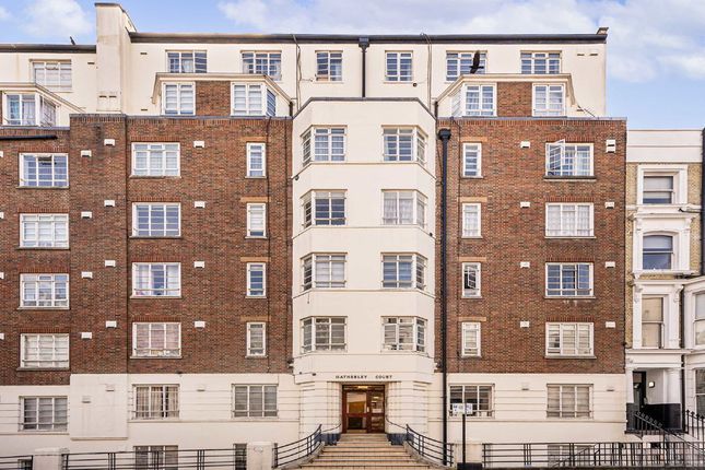 Flat for sale in Hatherley Grove, London
