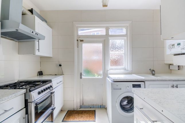 4-bed house on Longmead Road, Tooting, £3,800/mo