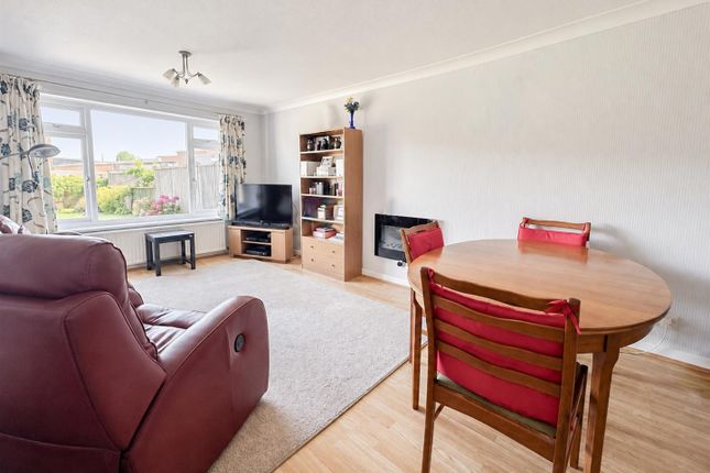 78, Ridgewood Gardens, Bexhill-On-Sea photo 2