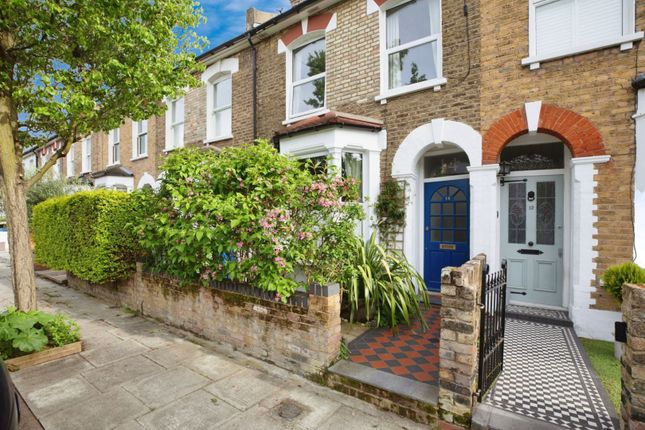 Thumbnail Flat for sale in Wroxton Road, Nunhead