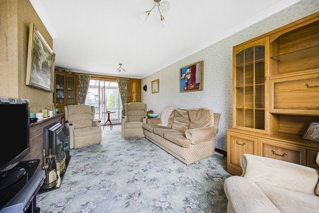 Terraced house for sale in Danes Road, Bicester