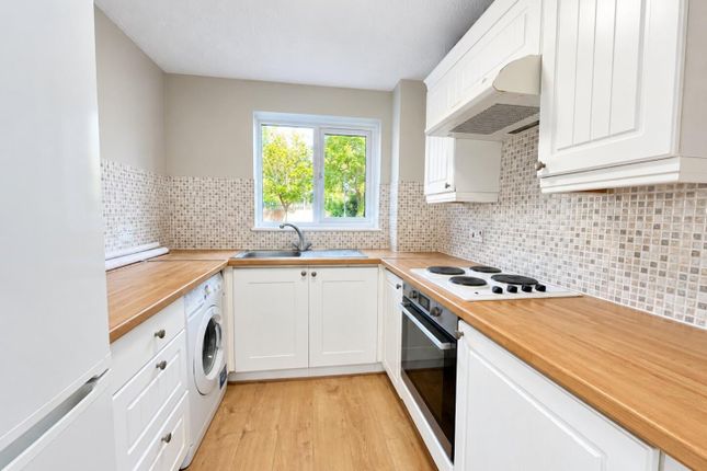 139, Orchard Grove, London photo 2