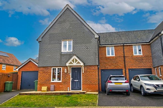 Link-detached house for sale in Whiteland Way, Clanfield, Waterlooville