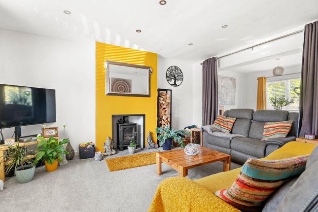 13, St. Catherines Vale, Worcester photo 3