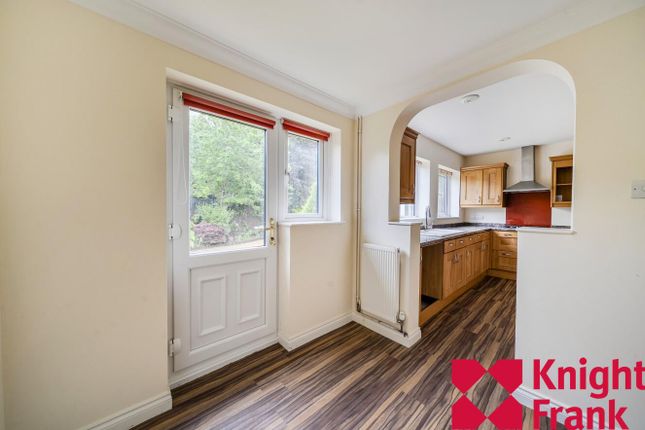 2, Home Close, Virginia Water photo 4