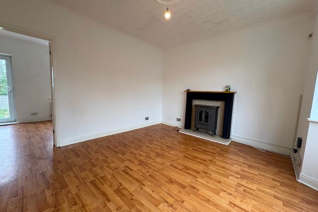 490 Plodder Lane, Bolton photo 3