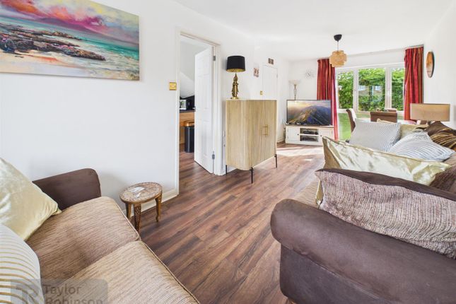 6, Peverel Road, Crawley photo 2