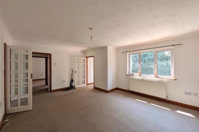 3 Highburrow Court Pool, Redruth photo 3