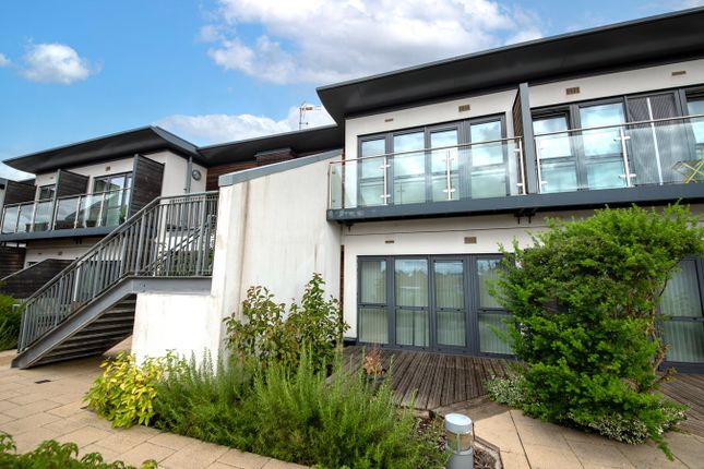 Thumbnail Flat for sale in Park Way, Newbury
