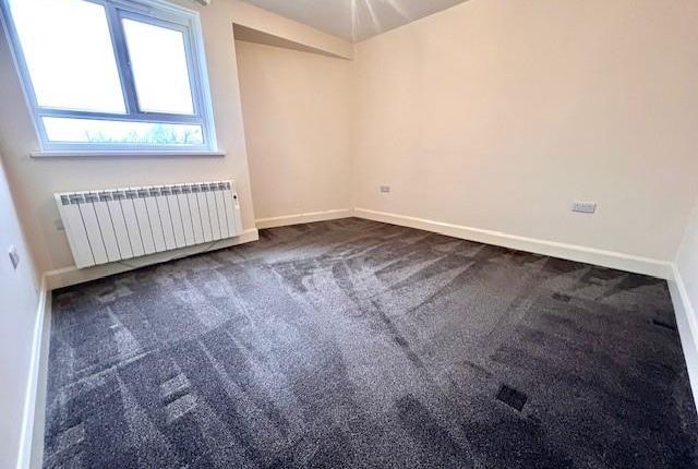 Flat to rent in Queensway, Bognor Regis