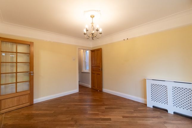 112, Cove Road, Farnborough photo 4