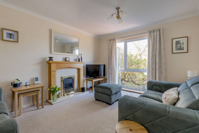 85, Buckstone Crescent, Edinburgh photo 4