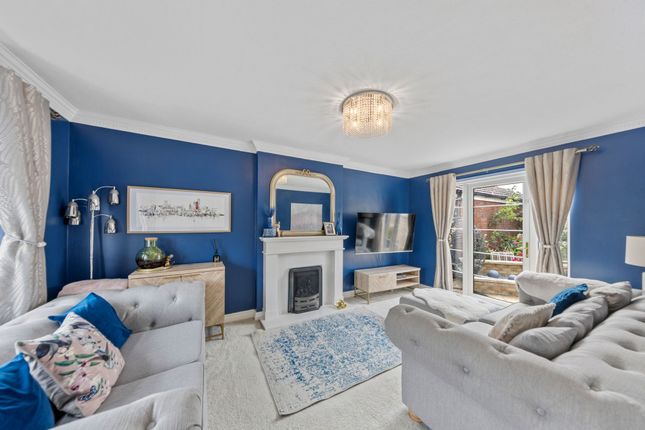 7 Henderson Close, Warrington photo 5