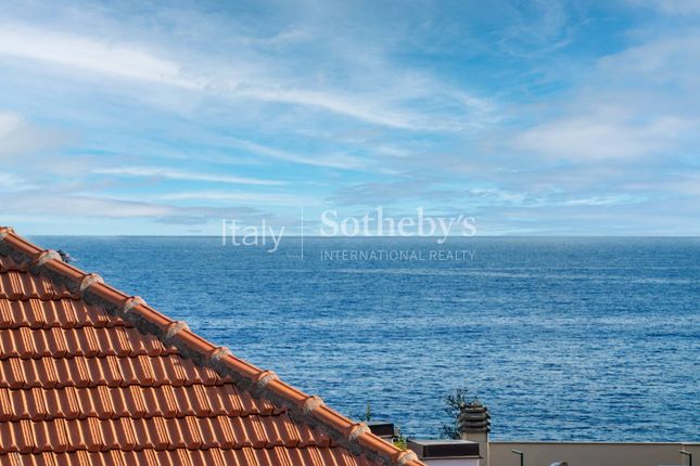Penthouse for sale in Viale Marconi, Alassio, Liguria