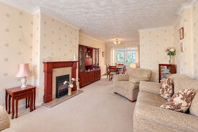 37, Ringwood Drive, Leigh-on-sea photo 2