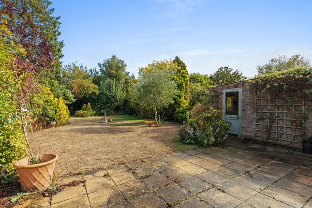 22 Cherrywood Gardens, High Wycombe photo 4