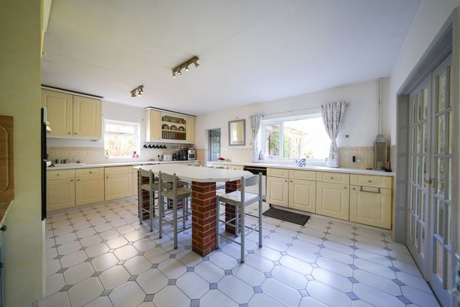 92 Sports Road, Leicester photo 4