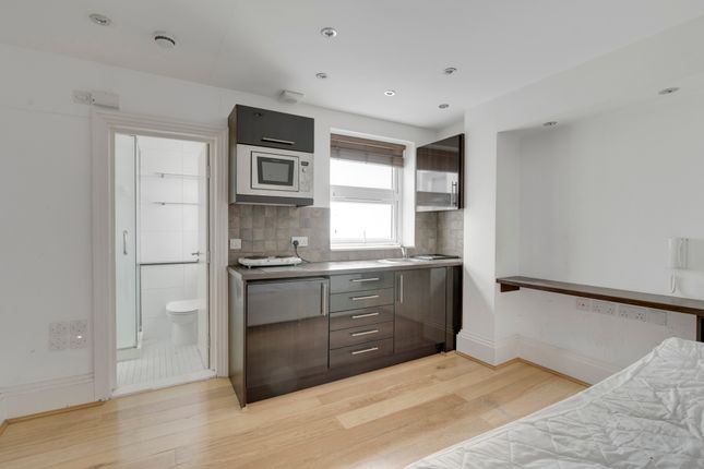 Studio to rent in West End Lane, London
