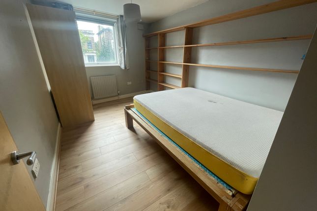 Oaklands Court, Uxbridge Road, London photo 3