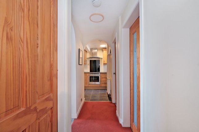 Attic flat, 289, Great Western Road, Aberdeen photo 3