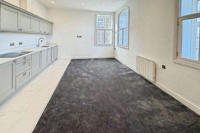 Flat 4 Hadrian House, Market Street, Hexham photo 3
