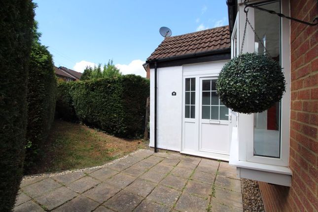 Property for sale in Shingle Close, Luton