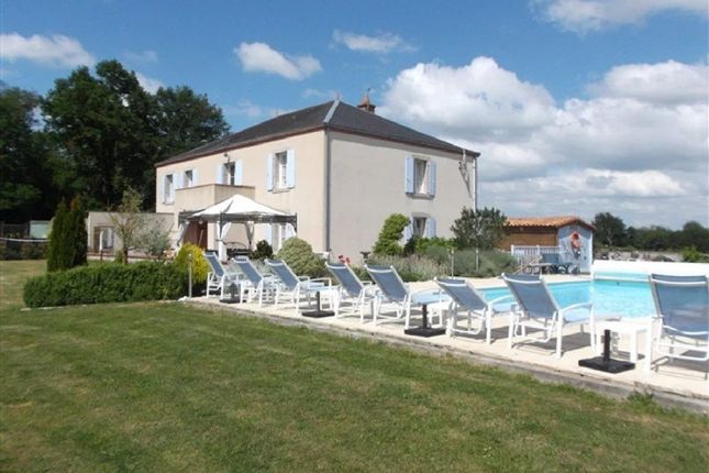 Thumbnail Property for sale in Faye-L'abbesse, Poitou-Charentes, 79350, France