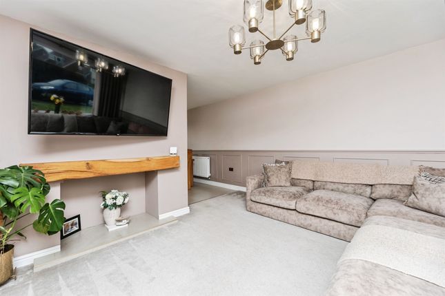 13, Ravensmead, Pontefract photo 3