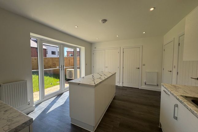 4a, Francis Avenue, AYLESBURY photo 2