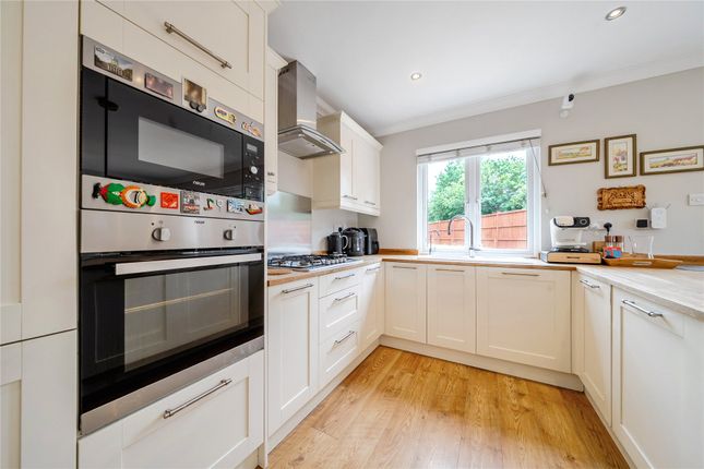 2A, Cockmannings Road, Orpington photo 3