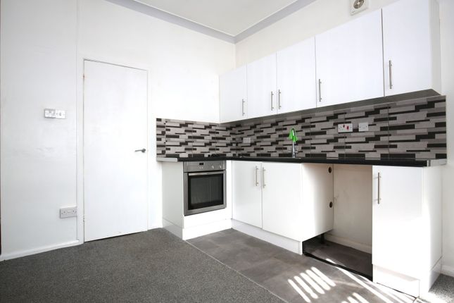 Flat for sale in 36 Peveril Road, Itchen, Southampton, Hampshire
