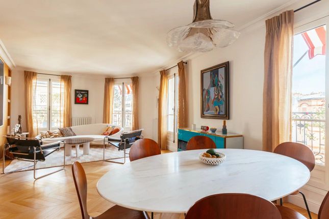 Apartment for sale in 5th Arrondissement, Paris, Île-De-France, France