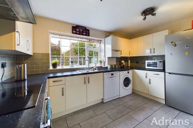 Detached house for sale in Kelvedon Close, Broomfield, Chelmsford