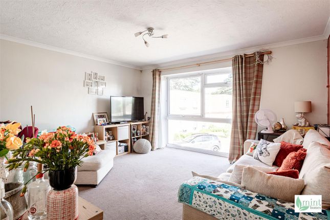 Hazeldene, Crockford Park Road, Addlestone photo 4