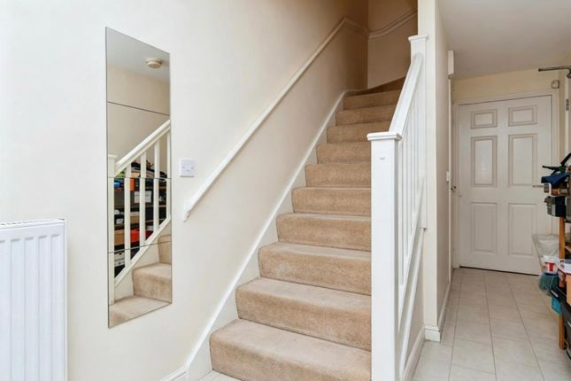 6, Denewell Avenue, Manchester photo 2