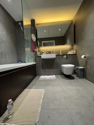 Flat 14 Skyline Apartments, Devan Grove, LONDON photo 4