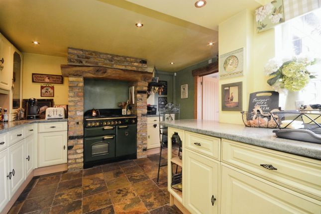 Thumbnail Property for sale in Deal Tree Bungalows, Doddinghurst, Brentwood