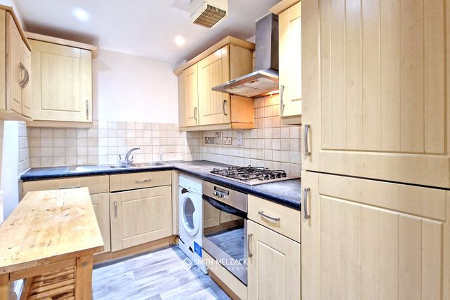 Flat for sale in Wessex Court, The Avenue, Wembley