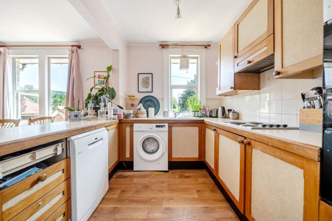 Flat 2, Efford,, Willow Walk, Guildford photo 4